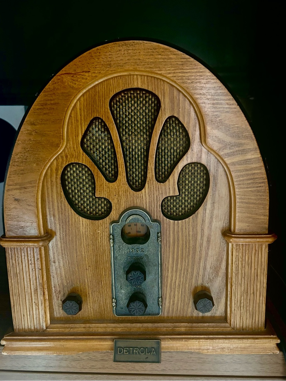 Thomas Collectors Edition|Detrola radio/cassette | 1930 replica cathedral style